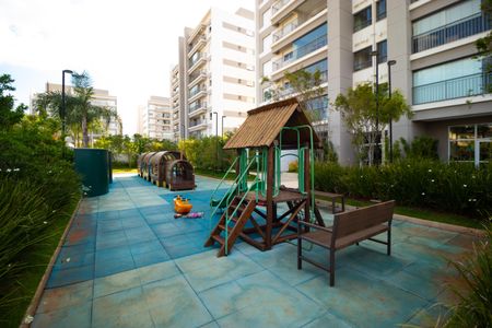 Apartamento para alugar com 107m², 2 quartos e 2 vagas Apartamento para alugar com 107m², 2 quartos e 2 vagasÁrea comum - Playground