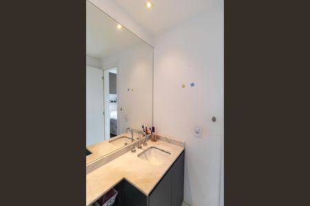 Apartamento para alugar com 107m², 2 quartos e 2 vagas Apartamento para alugar com 107m², 2 quartos e 2 vagasBanheiro da Suíte 01