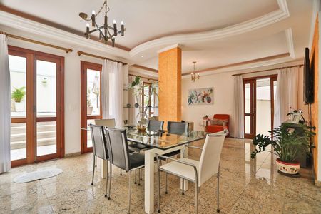 Casa à venda com 4 quartos, 304m² em Residencial Nove (Alphaville), Santana de Parnaíba