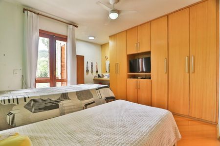 Casa à venda com 4 quartos, 304m² em Residencial Nove (Alphaville), Santana de Parnaíba