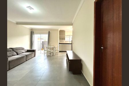 Sala de apartamento para alugar com 2 quartos, 68m² em Alto Ribeirão Leste, Florianópolis
