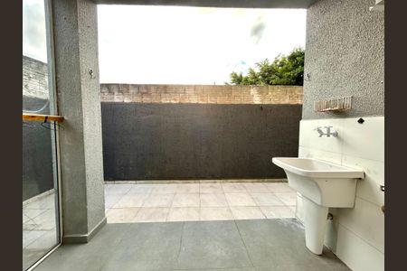 Apartamento para alugar com 68m², 2 quartos e 1 vagaÁrea de Serviço