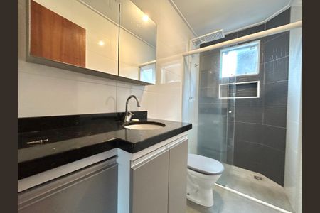 Banheiro de apartamento para alugar com 2 quartos, 68m² em Alto Ribeirão Leste, Florianópolis