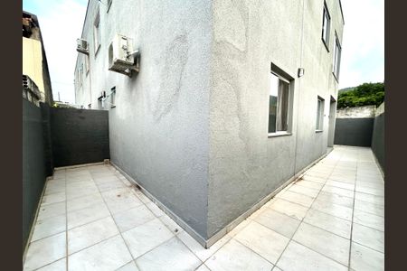 Apartamento para alugar com 68m², 2 quartos e 1 vagaQuintal