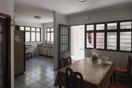 Casa à venda com 168m², 3 quartos e 2 vagasCozinha