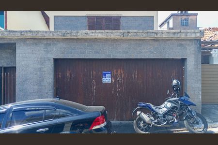 Casa à venda com 168m², 3 quartos e 2 vagasFachada