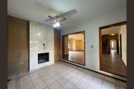 Casa para alugar com 4 quartos, 375m² em Scharlau, São Leopoldo