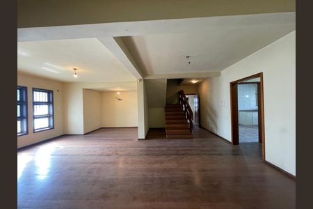 Casa para alugar com 4 quartos, 375m² em Scharlau, São Leopoldo