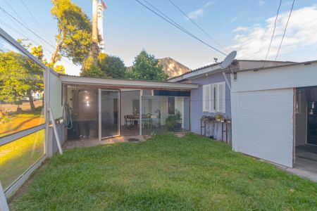 Fachada/Varanda de casa à venda com 2 quartos, 384m² em São José, Canoas