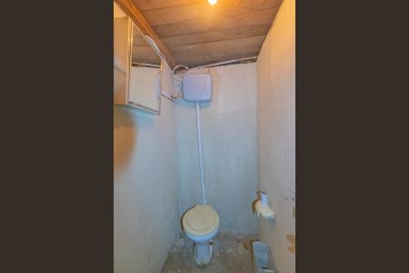 Casa à venda com 384m², 2 quartos e 2 vagasBanheiro de serviço