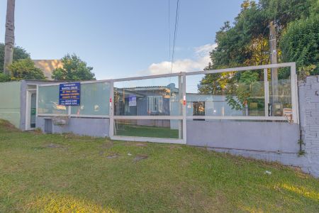 Casa à venda com 384m², 2 quartos e 2 vagas Casa à venda com 384m², 2 quartos e 2 vagasFachada/Placa