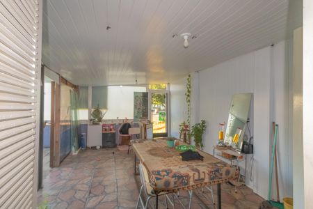 Casa à venda com 384m², 2 quartos e 2 vagas Casa à venda com 384m², 2 quartos e 2 vagasVaranda