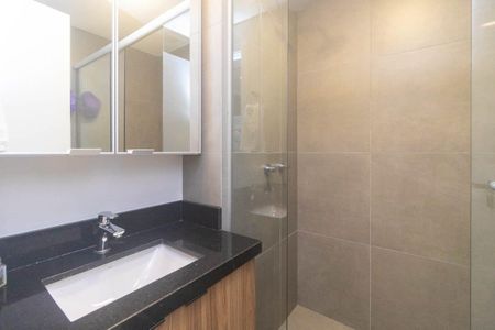 Banheiro de apartamento para alugar com 1 quarto, 40m² em Rio Branco, Porto Alegre