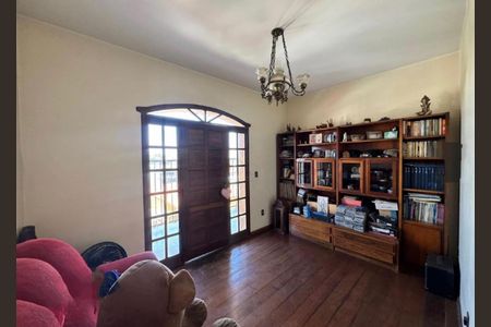 Casa para alugar com 6 quartos, 400m² em Tres Barras, Contagem