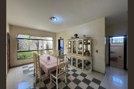 Casa para alugar com 6 quartos, 400m² em Tres Barras, Contagem