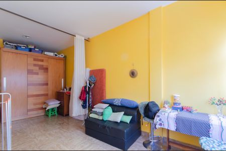 Apartamento à venda com 32m², 1 quarto e sem vagaSala/Quarto