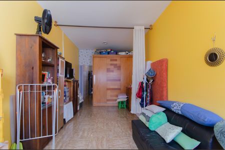 Apartamento à venda com 32m², 1 quarto e sem vagaSala/Quarto