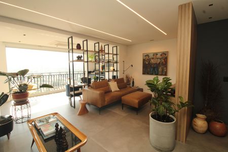 Apartamento à venda com 180m², 2 quartos e 4 vagasSala