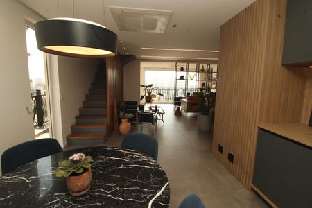 Apartamento à venda com 180m², 2 quartos e 4 vagasSala