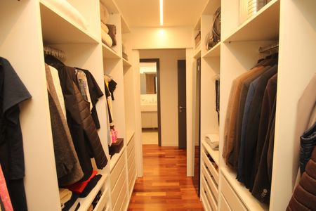 Apartamento à venda com 180m², 2 quartos e 4 vagasCloset da suíte 2