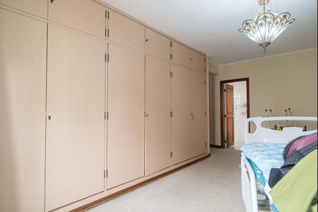 Apartamento à venda com 252m², 3 quartos e 3 vagas Apartamento à venda com 252m², 3 quartos e 3 vagasSuíte