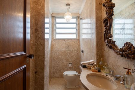 Apartamento à venda com 252m², 3 quartos e 3 vagas Apartamento à venda com 252m², 3 quartos e 3 vagasLavabo