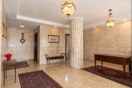 Apartamento à venda com 252m², 3 quartos e 3 vagas Apartamento à venda com 252m², 3 quartos e 3 vagasÁrea comum - Hall Social