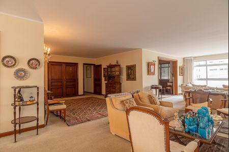 Apartamento à venda com 252m², 3 quartos e 3 vagas Apartamento à venda com 252m², 3 quartos e 3 vagasSala