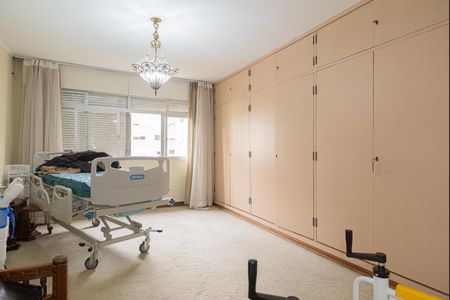 Apartamento à venda com 252m², 3 quartos e 3 vagas Apartamento à venda com 252m², 3 quartos e 3 vagasSuíte