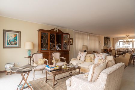 Apartamento à venda com 252m², 3 quartos e 3 vagas Apartamento à venda com 252m², 3 quartos e 3 vagasSala