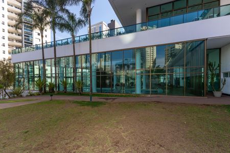 Apartamento para alugar com 180m², 3 quartos e 3 vagas Apartamento para alugar com 180m², 3 quartos e 3 vagasÁrea comum - Piscina Térmica