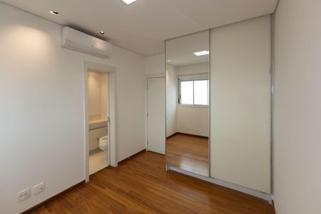 Apartamento para alugar com 180m², 3 quartos e 3 vagas Apartamento para alugar com 180m², 3 quartos e 3 vagasSuíte 2