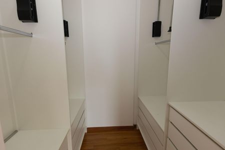 Apartamento para alugar com 180m², 3 quartos e 3 vagas Apartamento para alugar com 180m², 3 quartos e 3 vagasCloset da Suíte 1