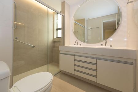 Apartamento para alugar com 180m², 3 quartos e 3 vagas Apartamento para alugar com 180m², 3 quartos e 3 vagasBanheiro da Suíte 1