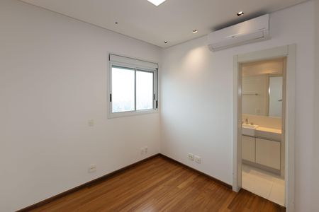 Apartamento para alugar com 180m², 3 quartos e 3 vagas Apartamento para alugar com 180m², 3 quartos e 3 vagasSuíte 2