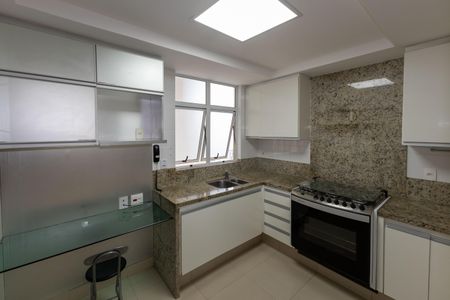 Apartamento para alugar com 180m², 3 quartos e 3 vagas Apartamento para alugar com 180m², 3 quartos e 3 vagasCozinha