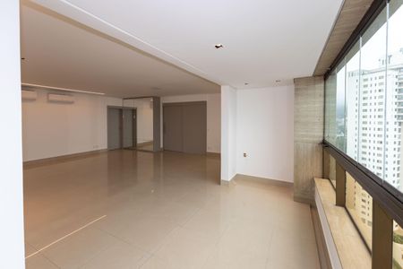 Apartamento para alugar com 180m², 3 quartos e 3 vagas Apartamento para alugar com 180m², 3 quartos e 3 vagasVaranda da Sala