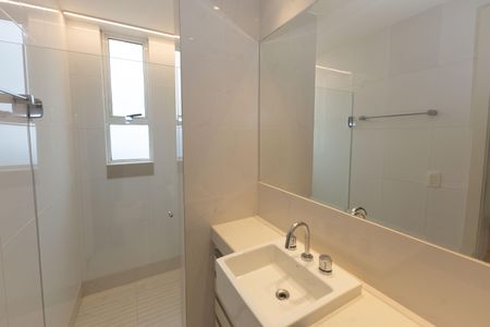 Apartamento para alugar com 180m², 3 quartos e 3 vagas Apartamento para alugar com 180m², 3 quartos e 3 vagasBanheiro da Suíte 2