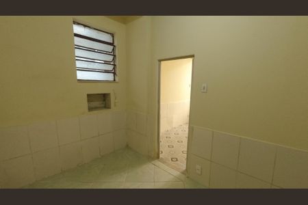 Quarto de casa para alugar com 1 quarto, 200m² em Bonsucesso, Rio de Janeiro