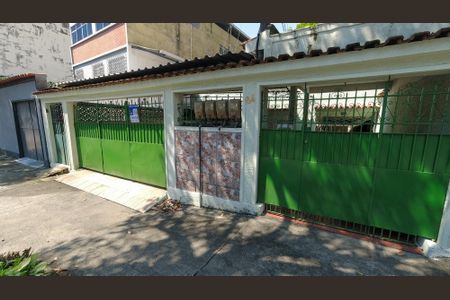 Casa para alugar com 200m², 1 quarto e 3 vagas Casa para alugar com 200m², 1 quarto e 3 vagasFachada