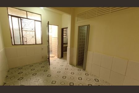 Sala de casa para alugar com 1 quarto, 200m² em Bonsucesso, Rio de Janeiro