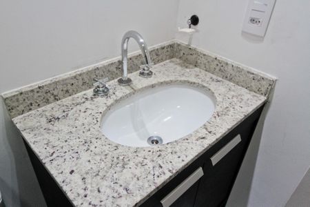 Apartamento para alugar com 65m², 2 quartos e 1 vaga Apartamento para alugar com 65m², 2 quartos e 1 vagaBanheiro