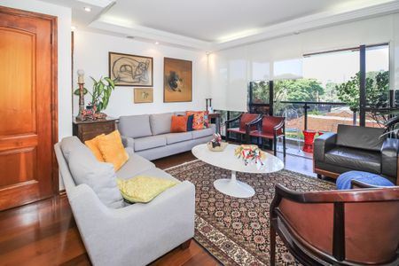 Apartamento à venda com 157m², 4 quartos e 3 vagasSala