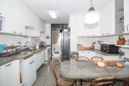Apartamento à venda com 157m², 4 quartos e 3 vagasCozinha