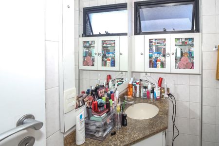 Apartamento à venda com 157m², 4 quartos e 3 vagasBanheiro da Suíte 1