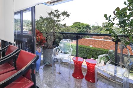 Apartamento à venda com 157m², 4 quartos e 3 vagasVaranda