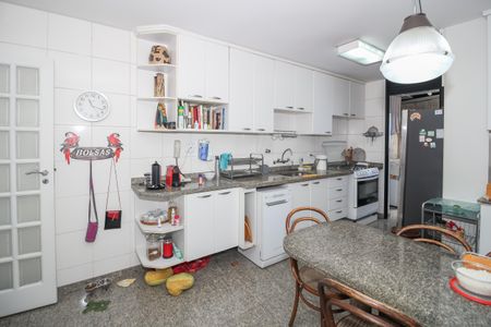 Apartamento à venda com 157m², 4 quartos e 3 vagasCozinha