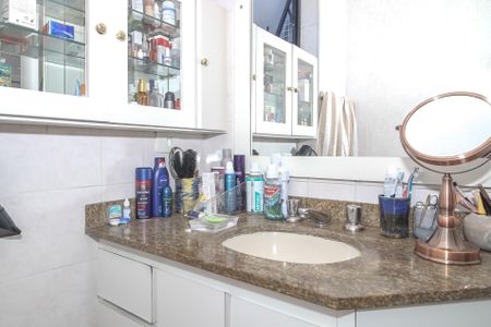 Apartamento à venda com 157m², 4 quartos e 3 vagasBanheiro da Suíte 4