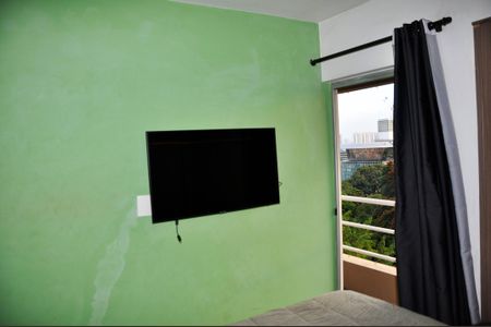 Apartamento à venda com 68m², 3 quartos e 1 vagaDetalhe - Quarto 02 com Varanda