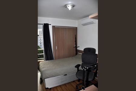 Apartamento à venda com 68m², 3 quartos e 1 vagaDetalhe - Quarto 02 com Varanda